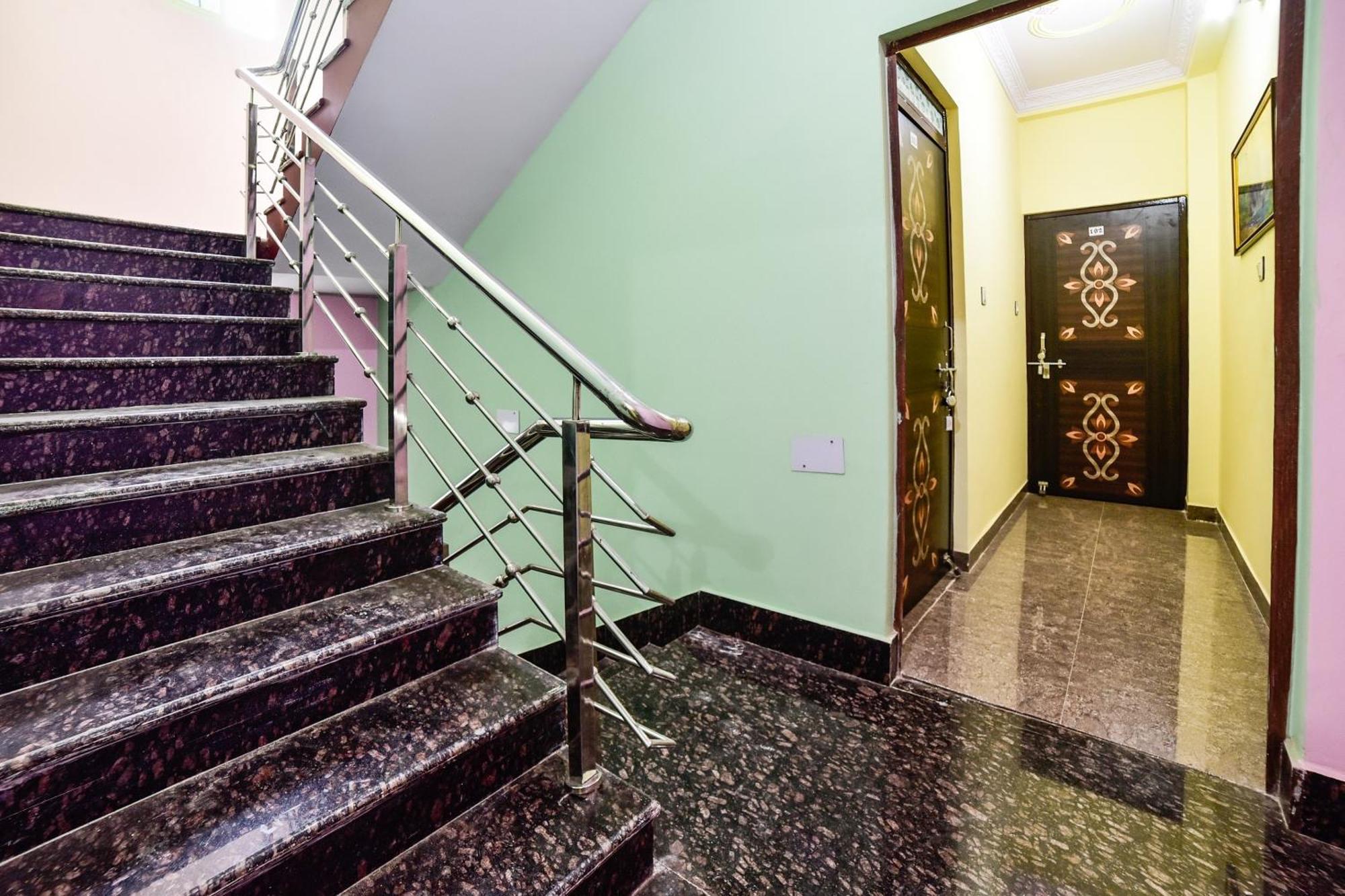 Spot On Devlok Guest House Patna  Exterior photo